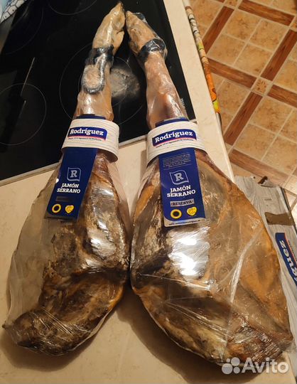 Хамон Серрано Резерва Rodrigez на кости