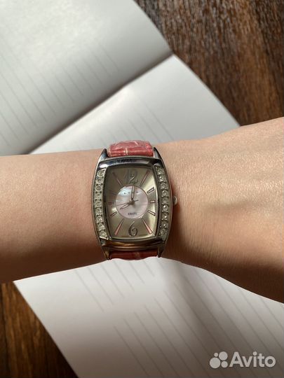 Часы наручные женские
