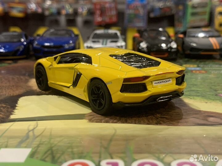 Металлическая моделька Lamborghini Aventador