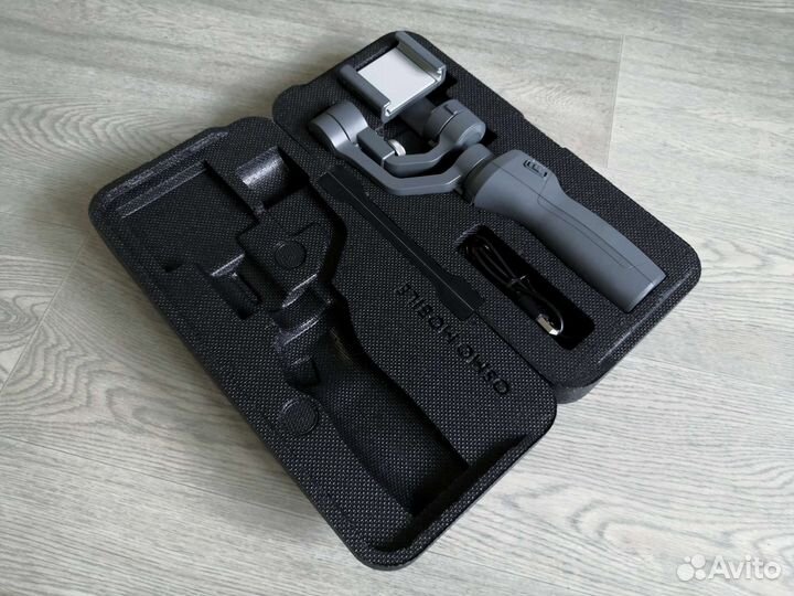 Стабилизатор для смартфона DJI Osmo Mobile 2