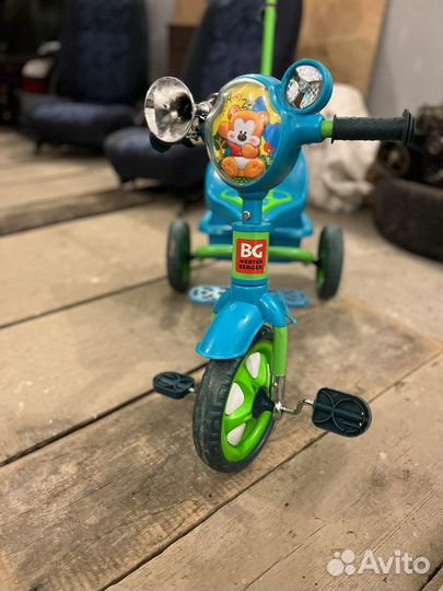 Трехколесный велосипед