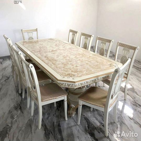 Столы и стулья
