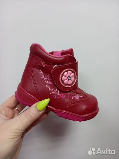 Ботинки весенние детские новые