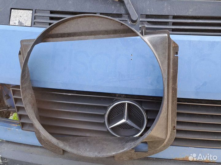 Диффузор радиатора на Мерседес мв-100 2.4D