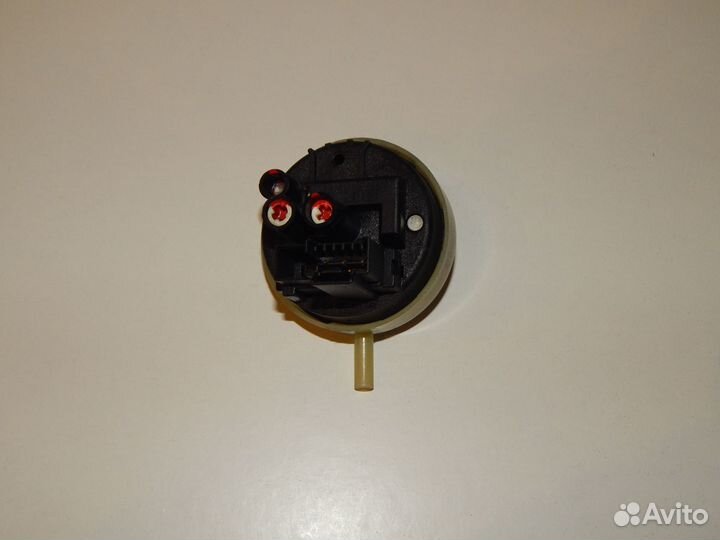 Датчик уровня воды ст.машины Indesit C00263271