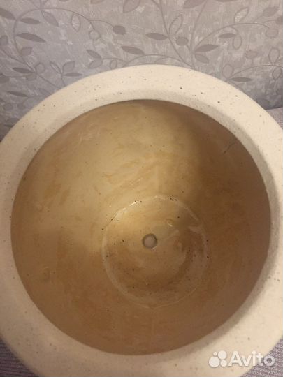 Цветочный горшок, керамика и пластик