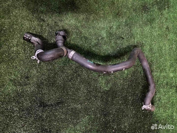 Патрубок охлаждения volvo XC90 XC60 32222643