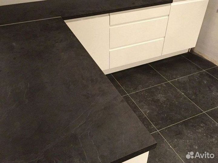 Кухонный гарнитур в стиле хай тек