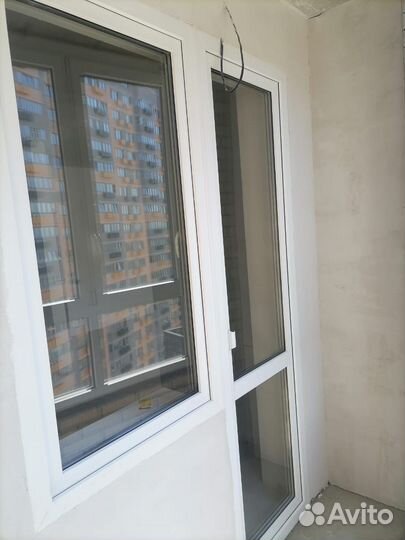 Окно и дверь на балкон пластиковая от застройщика