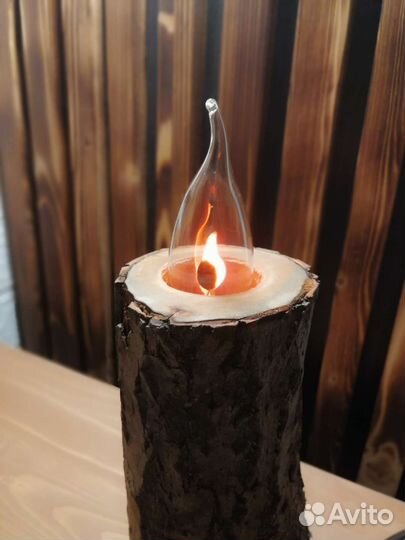 Декоративный настольный светильник из спила дерева