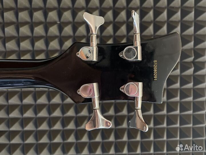 Бас-гитара JayTurser Beatle Bass