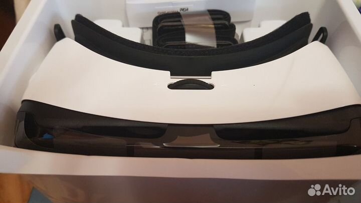 Очки виртуальной реальности samsung Gear VR