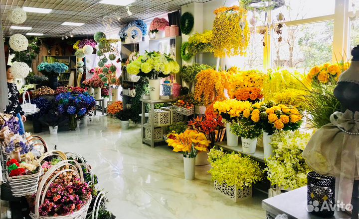 Искусственные венки, цветы, букеты