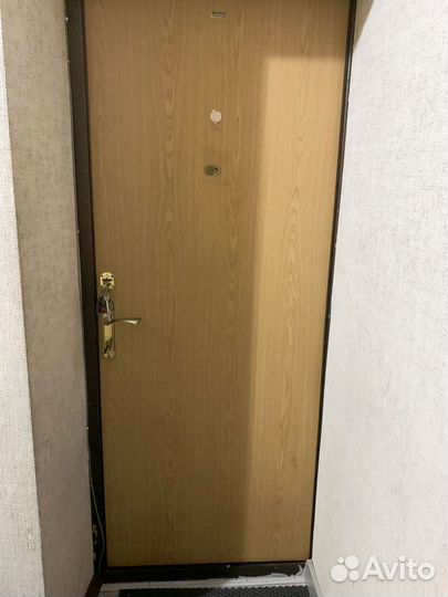 Дверь входная металлическая левая бу