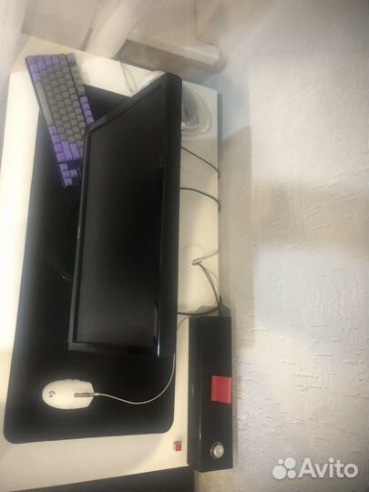 Компьютерный стол белый