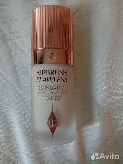 Charlotte tilbury airbrush flawless