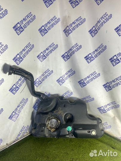 Бензобак Renault Logan седан 1.4 K7J710 2012