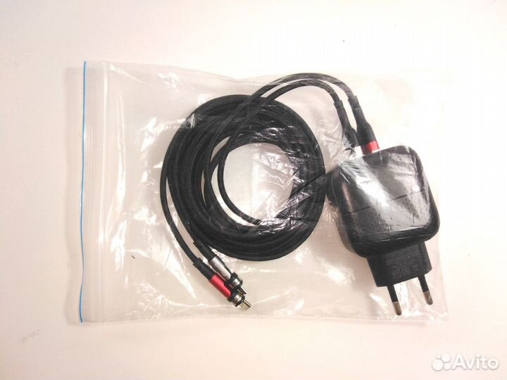 Зарядное устройство с магнитным соединителем