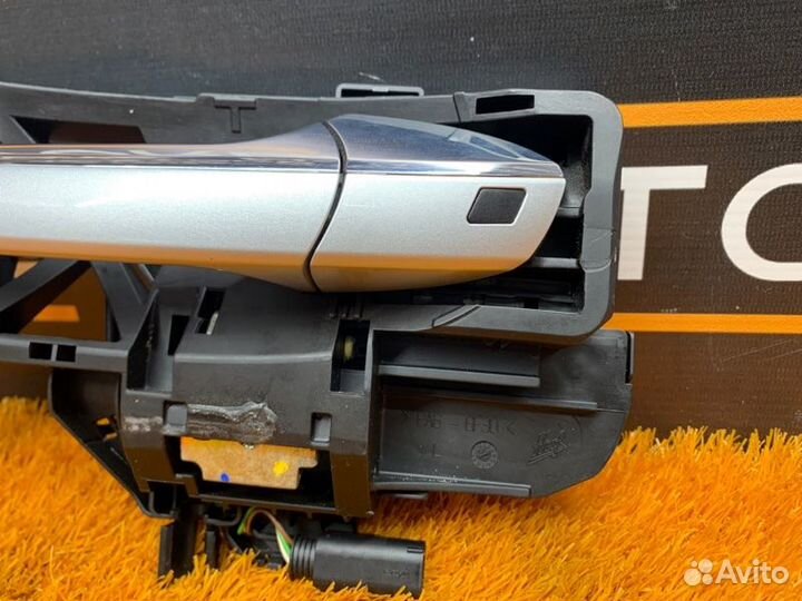 Ручка двери внешняя передняя левая Mercedes-Benz