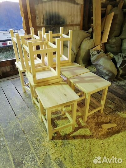 Табуреты из дерева