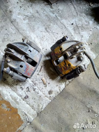 Передний суппорт Мицубиси Каризма