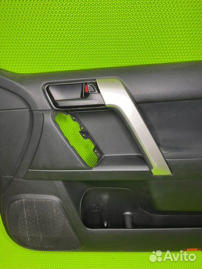 Дверная карта передняя правая Toyota Land Cruiser