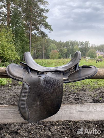 Седло кавалерийское
