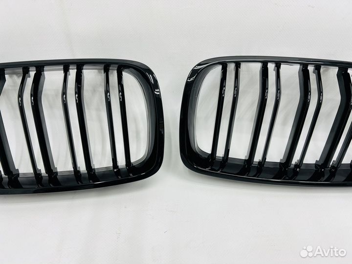 Решетка радиатора BMW F32 F82 черный глянец