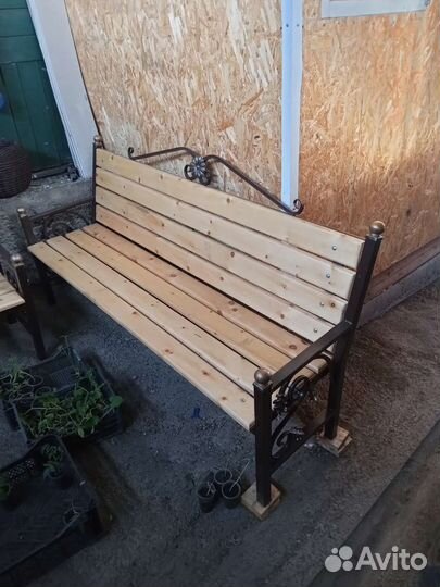 Лавочка садовая