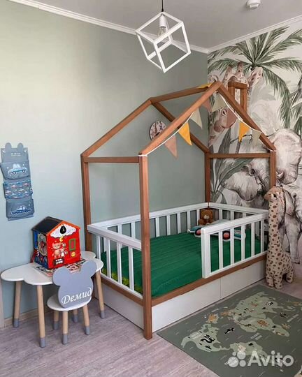 Кроватка домик бук. Детская мебель