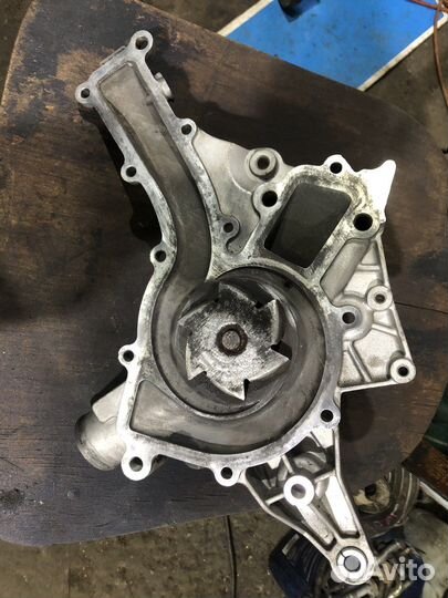 Помпа на mercedes