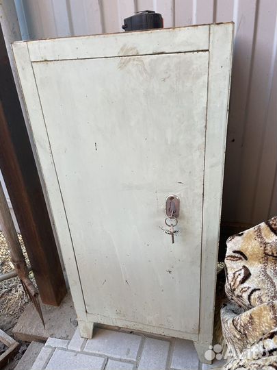 Сейф металический