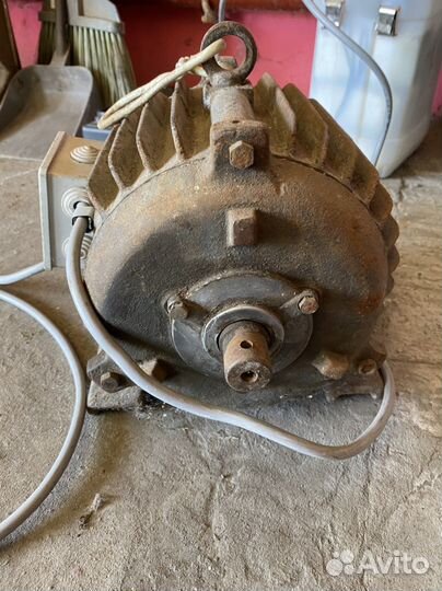 Электродвигатель 220в