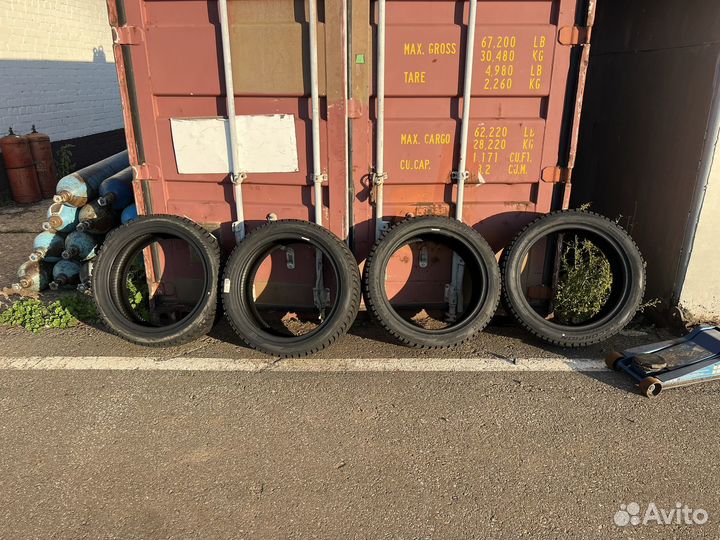 Pirelli Scorpion Ice Zero 2 245/45 R20