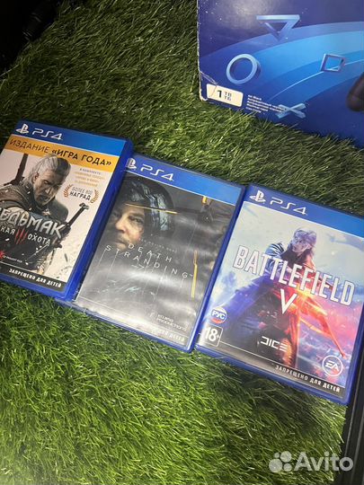 Sony PS4 Pro 1Tb+2 геймпада+4 диска