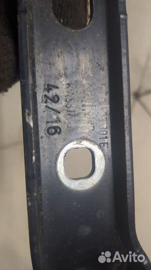 Петля капота левая Skoda Yeti