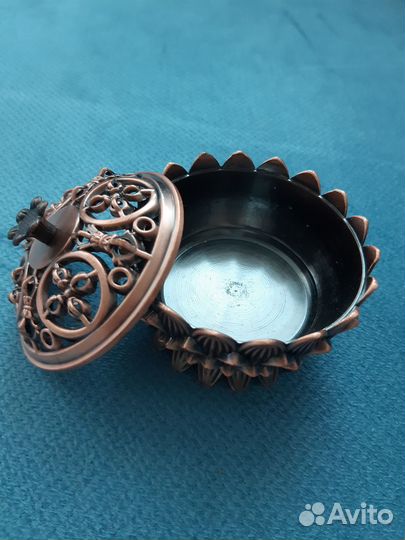 Сувениры разных стран Шкатулка металл Монголия