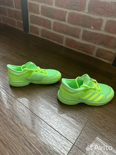 Детские кроссовки для тенниса Adidas Ubersonic 4