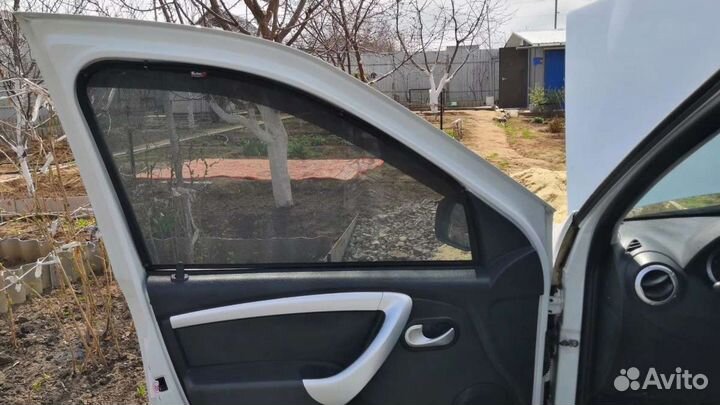 Каркасные шторки LADA largus