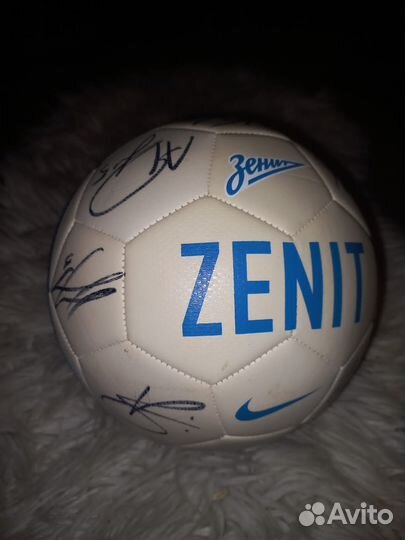 Мяч с автографами Зенит
