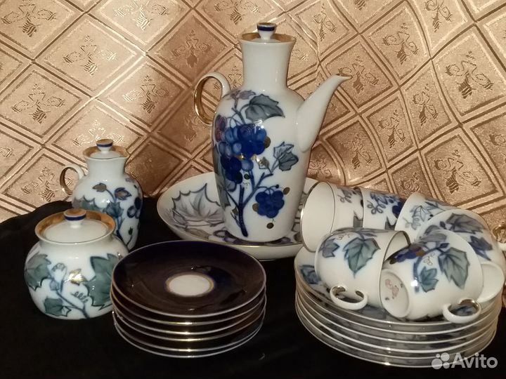 Фарфоровый сервиз