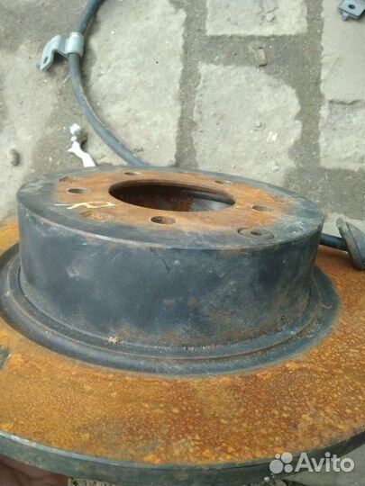 На Mitsubishi Asx задний правый рычаг ступица