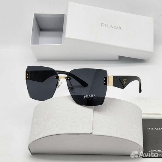 Солнцезащитные очки prada