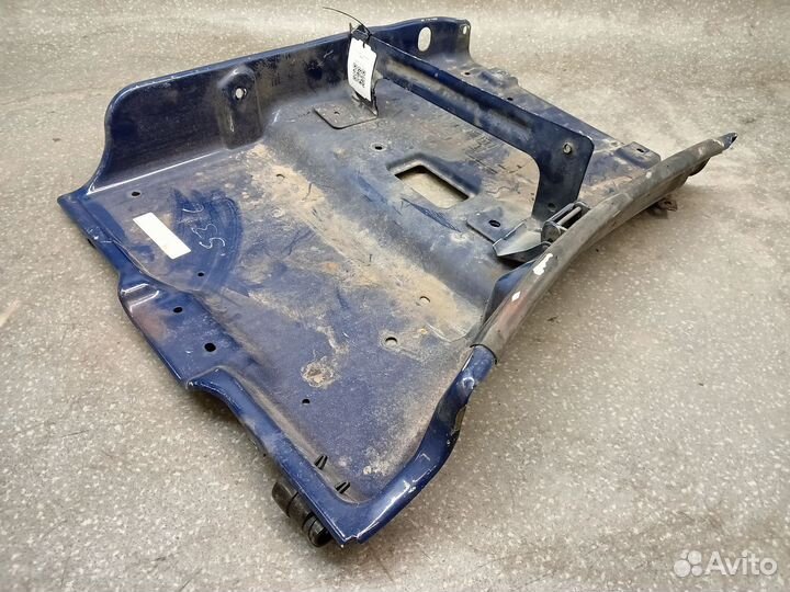 Кронштейн подножки правый scania P250