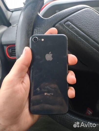 iPhone 8, 64 ГБ