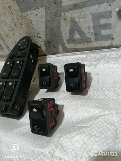 Кнопка стеклоподъемника BMW 7 E38