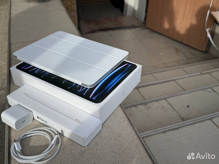 iPad pro 11 m2 128gb с Pensil и чехлом