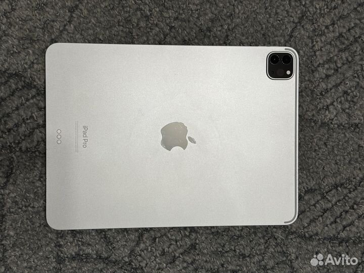 iPad Pro 11 (2022), 128 гб, Wi-Fi, серебристый M2