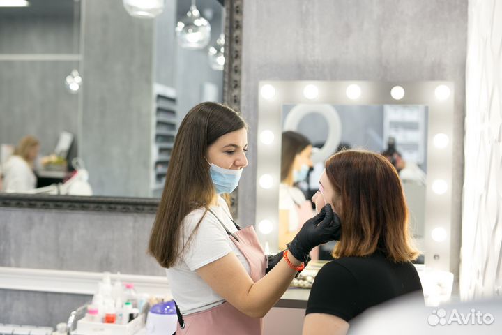 Визажист-бровист