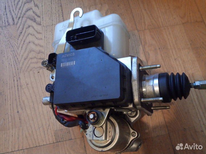 Главный тормозной Lexus lx 570